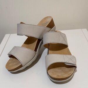 Dansko Women's Maddy Wedge Sandal - Ivory Milled Nubuck Size 39 NIB LEATHER US 8